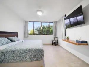 San Bruno Tropical Villa with Pool