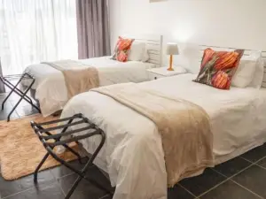 Four Seasons Struisbaai