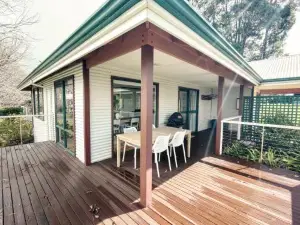 Karri Mia Chalets and Studios