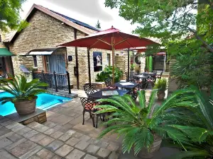 Le Cozmo Guesthouse