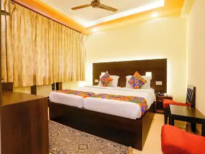 FabHotel Manoshanti - Nr. Big Daddy Casino
