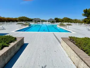 Wild Hearts on-the-Sea, Oceanfront, Hot Tub, sleeps 14