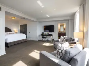 John Hand Club Hotel