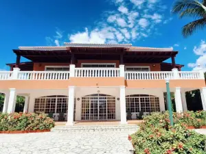 9th Hole Villa