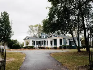Pet Friendly 5BR Mansion With Pool