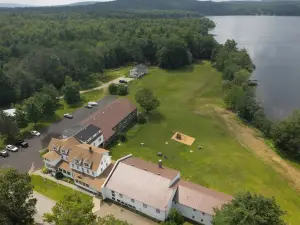 Lake Shore Farm Inn