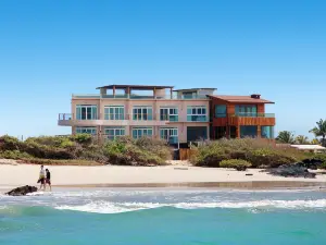 Iguana Crossing Boutique Hotel