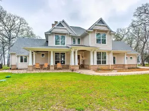Waterfront Lake Tawakoni Home w/ Fire Pit!