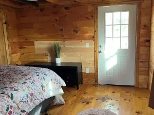 New spacious-charming one bedroom cottage with loft at Wilson Lake Country Club