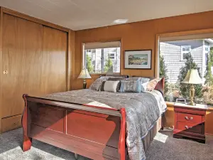 Gorgeous Poulsbo Waterfront Home on Liberty Bay!