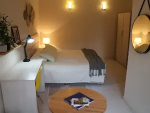 เด ลา โมรา โฮสทัล