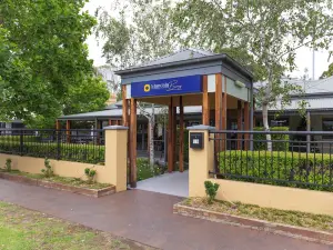 Berry Village Boutique Motel