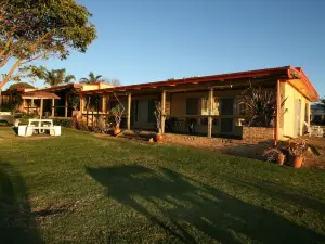 Lake Edge Holiday Units