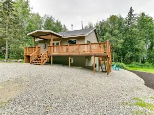 'Chugiak Moose Cottage' Near Chugach State Park!