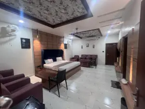 Saini Hotel