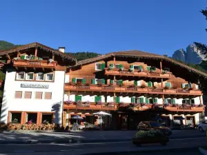 Hotel Rododendro Val di Fassa