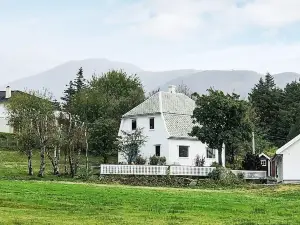 Person Holiday Home in Svelgen-by Traum