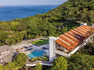 Villas Sol Beach Resort