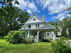 Historic Home Near Little Falls