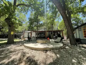 Greer's Casa de Frio - sleep 12 - "Exclusive Riverfront"      @VacationFrioRiver