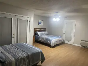 Ryder's Retreat overlooking the city of Williamson!