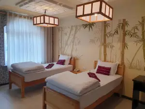 Qamar Hotel