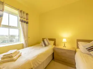 Cottage - Sleeps 4 - Hot Tub - Garden - Parking