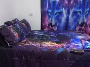 House - Sleeps 4 - Patio - Parking