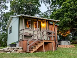 Peaceful Tiny House in the Mountains near Seneca Rocks, West Virginia