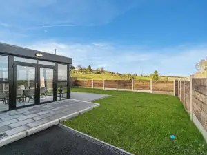 Modern Entire Home Retreat in Newry