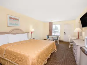 Days Inn by Wyndham Spartanburg Waccamaw