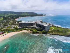 Elegant Turtle Bay Condo