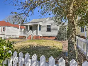 Bright Beaufort Getaway w/ Waterfront View!