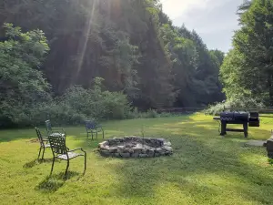 Gorgeous Waterfront Cabin, Stunning Nature Setting Near PSU