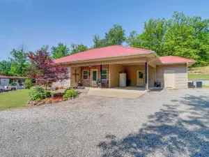 Peaceful Home w/ Patio Near Greers Ferry Lake