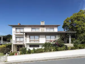 Santiago Family House