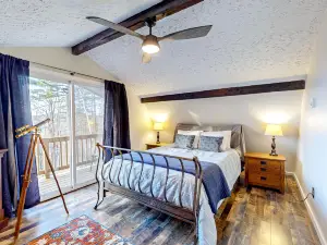 Mountain-view cottage with inviting deck, fireplace & washer/dryer