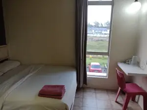Hotel 77
