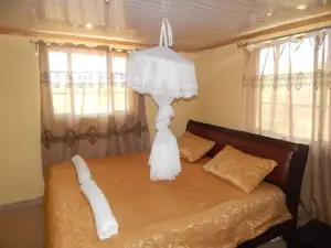 Nalepomara Lodge