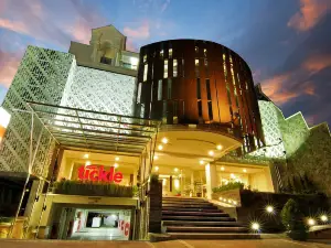 Tickle Hotel