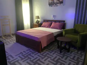Le Petit Manoir