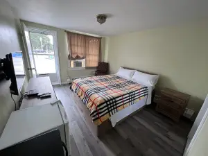 Maple Leaf Motel