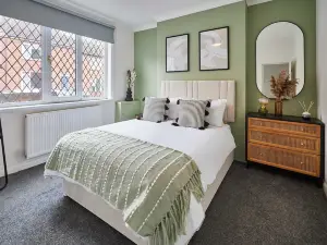 Host Stay Joffre Avenue