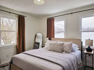 NEW! Hot Tub, Firepit & Game System Near Hershey - Walk To Lake & Fishing!