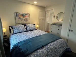 Stay at this charming one bedroom cottage and enjoy exploring the Finger Lakes.