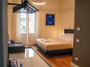 MARI Luxury Rooms and Suites