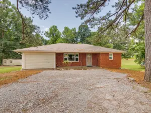 Decaturville Home ~ 7 Mi to Tennessee River