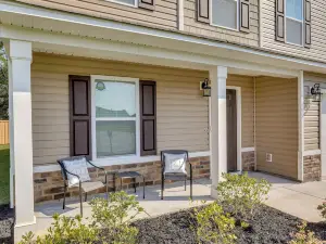 'Vibe Villa' w/ Backyard ~ 8 Mi to Shaw AFB!
