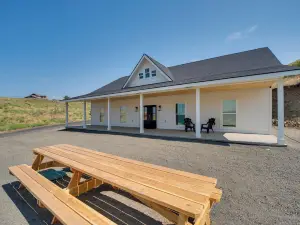 Lake Roosevelt Getaway with Lake and Mountain Views!