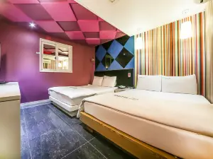 Twelve Motel